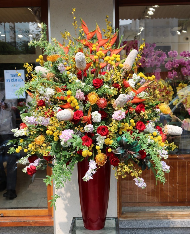 Hơn 50 triệu đồng một bình hoa dịp 20/10-2