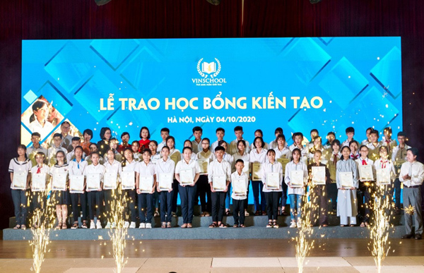 68 học sinh nghèo nhận học bổng Kiến tạo của Vinschool-1