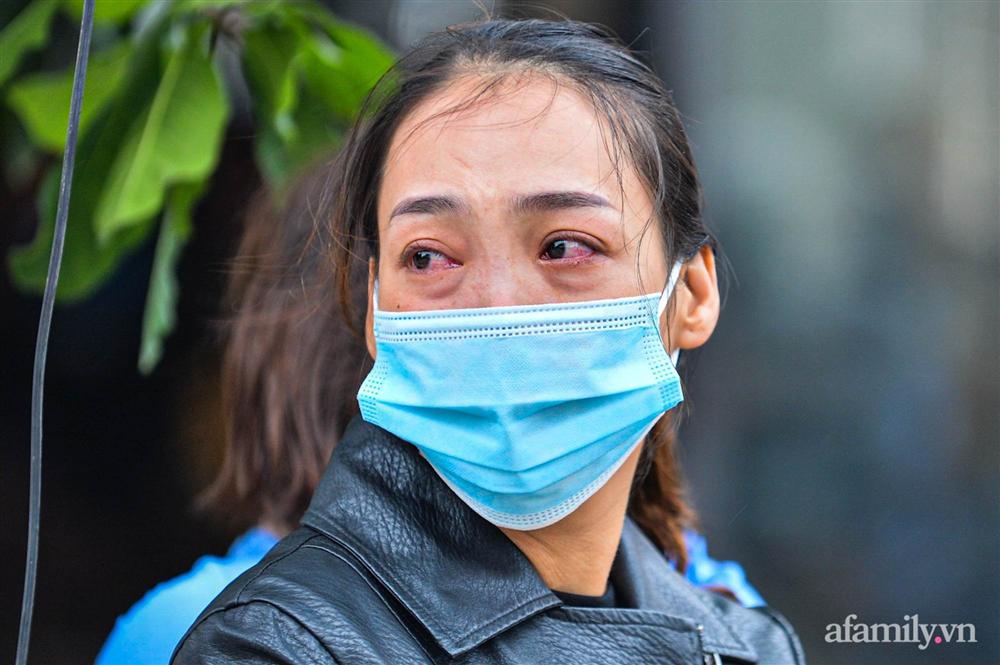 Quảng Trị và những vòng hoa tang, 20/10 đẫm lệ của những phụ nữ trong nước lụt miền Trung-3
