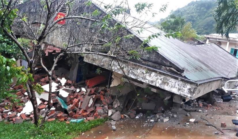 Nhiều quân nhân thoát nạn khi quả đồi bị sạt lở-1