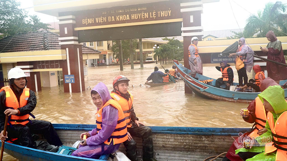 Dự báo thời tiết 21/10: Miền Trung chưa thôi mưa, lũ rút rất chậm-1