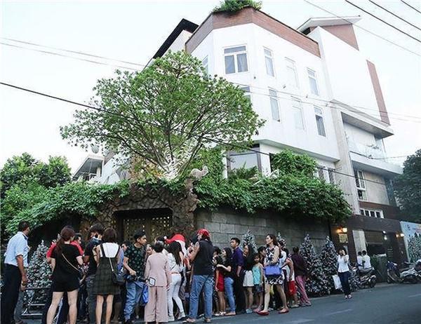 Cùng biệt phủ 100 tỷ, Đàm Vĩnh Hưng hoàng gia, sang nhà Ngọc Sơn nhìn rợn tóc gáy-11