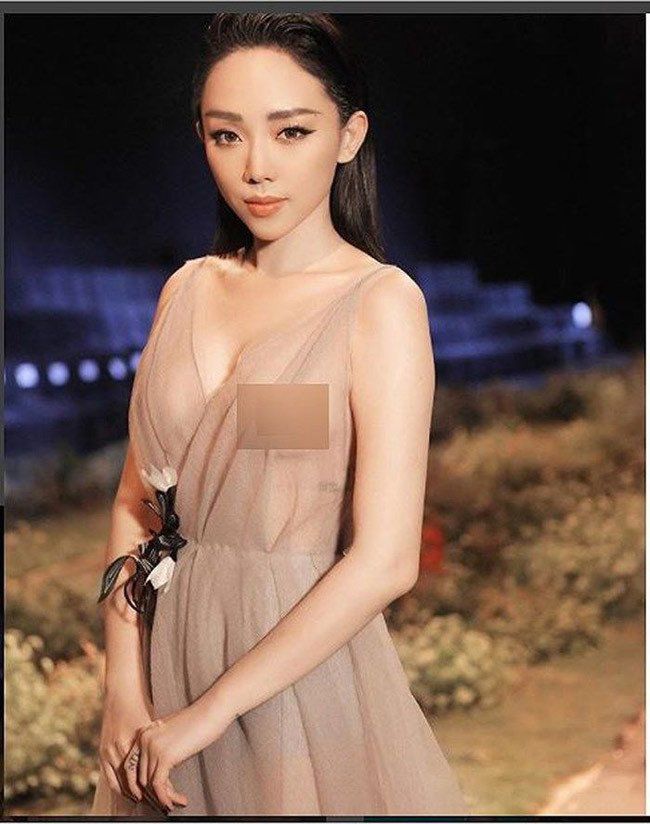 Váy mỏng như sương dìm hàng bao gái còn son Vbiz, đến hội mẹ bầu khoác vào là đẹp mê-6