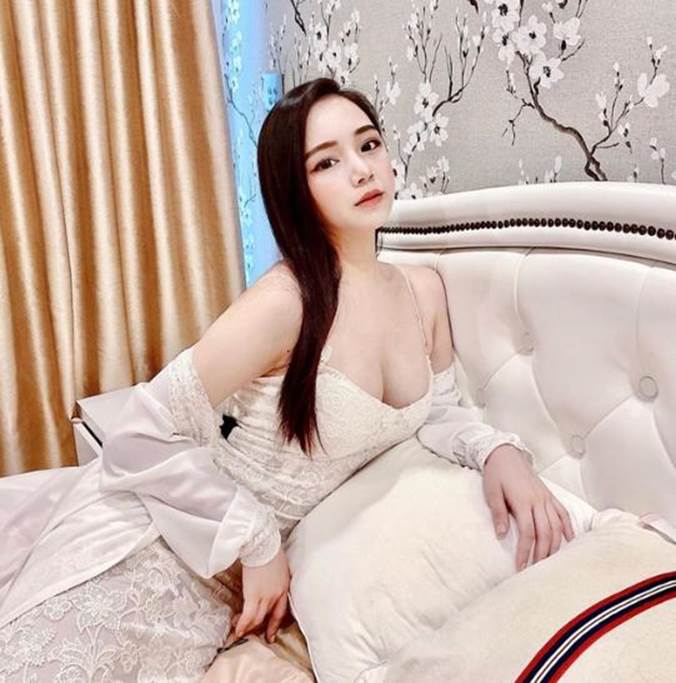 Cận cảnh cuộc sống sang chảnh của hot girl ngủ gật từng tuyên bố đi hát thành công hơn Chi Pu-6