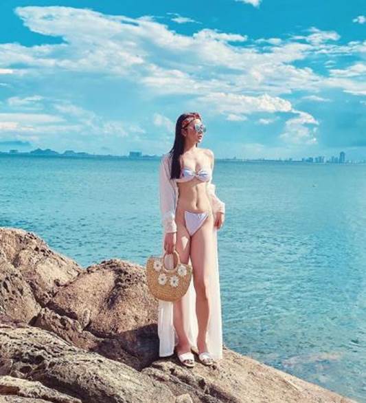 Cận cảnh cuộc sống sang chảnh của hot girl ngủ gật từng tuyên bố đi hát thành công hơn Chi Pu-9