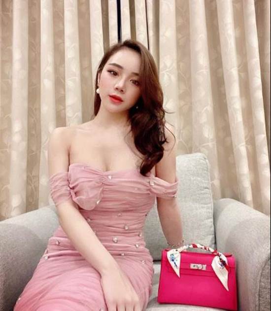 Cận cảnh cuộc sống sang chảnh của hot girl ngủ gật từng tuyên bố đi hát thành công hơn Chi Pu-10