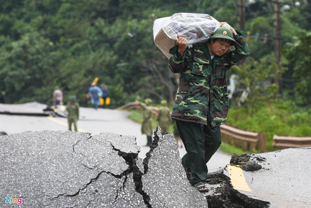 Hiện trường vụ sạt lở tại Đồn Biên phòng Cha Lo-7
