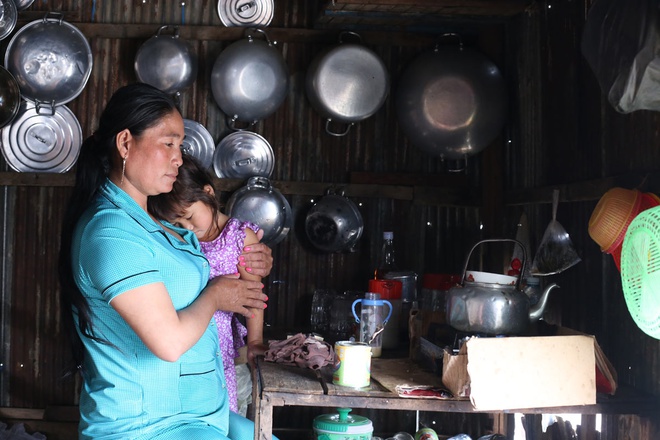 Tờ giấy xác nhận trinh tiết, khách sạn và cưỡng hiếp: Hành trình của những bé gái bị chính mẹ đẻ ép đi bán dâm để lấy tiền nuôi cả gia đình-5