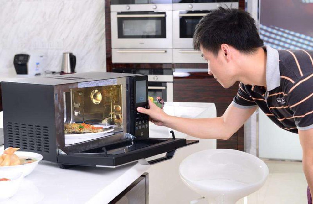 Lò vi sóng kêu to gây khó chịu: Nguyên nhân có thể rất đơn giản, áp dụng ngay biện pháp dưới đây để khắc phục-2