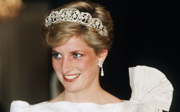 Công nương Diana từng thẳng thừng tuyên bố gây choáng về việc nối ngôi của chồng và con trai cả?-1