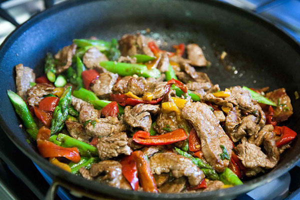 Sai lầm phổ biến các bà nội trợ đều mắc phải khi chế biến thịt bò, khiến thịt dai nhách hoặc bở bùng bục!-2