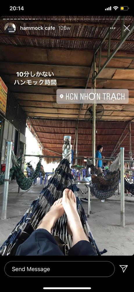 Cô nàng người Nhật Bản khiến dân mạng cười nắc nẻ vì loạt ảnh review võng Việt Nam, bất chấp tất cả để thảnh thơi trên vật dụng huyền thoại này-4