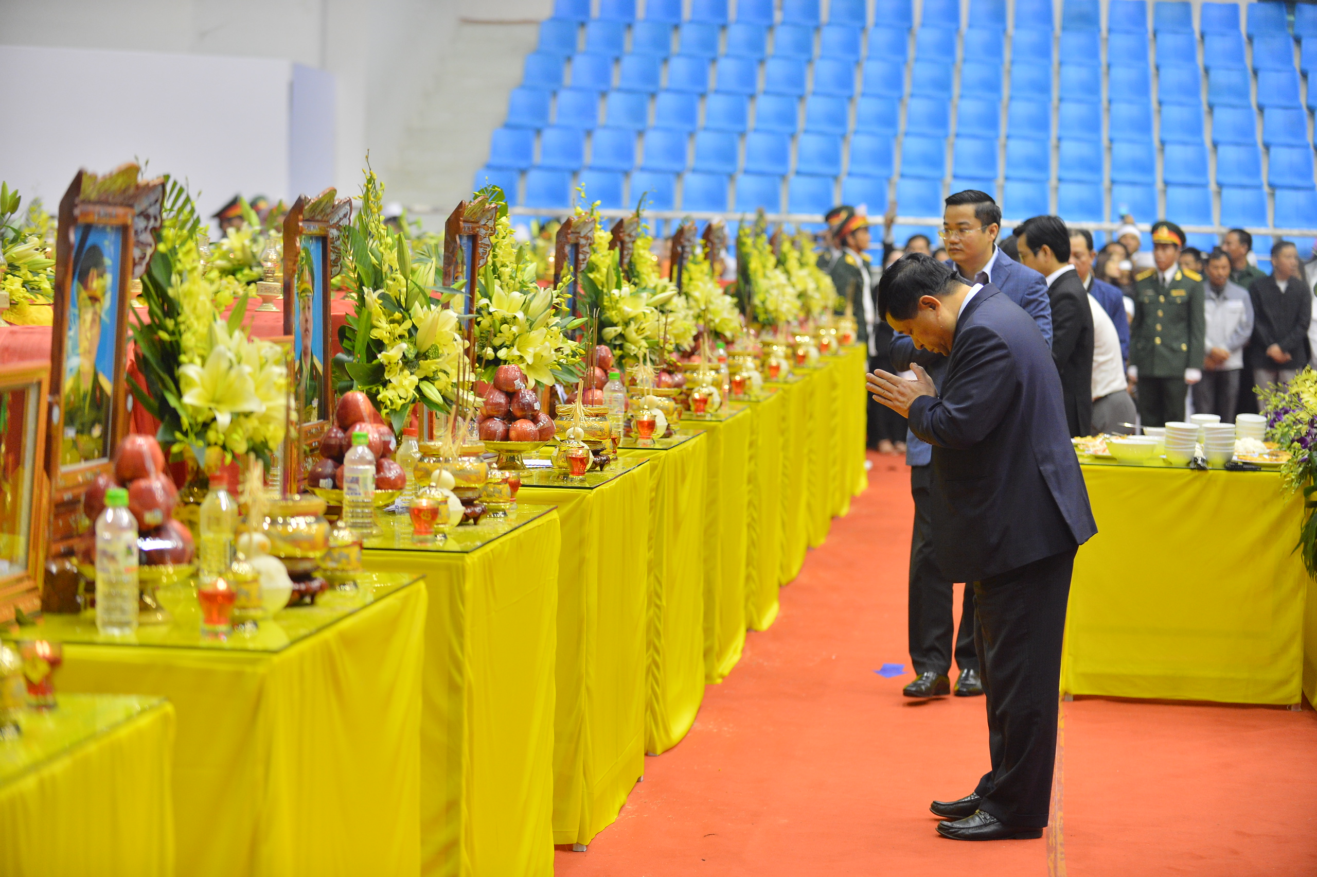 Tang lễ đẫm nước mắt của 22 quân nhân Sư đoàn 337 hy sinh do núi sạt lở, người thân và đồng đội khóc nghẹn trong đau đớn-35