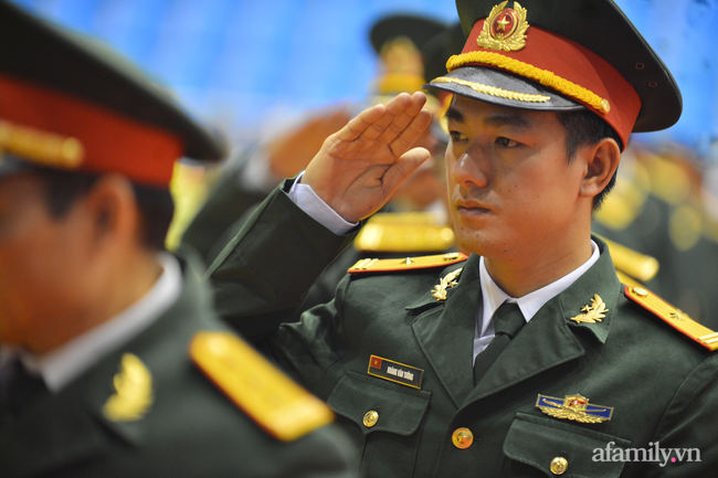 Tang lễ đẫm nước mắt của 22 quân nhân Sư đoàn 337 hy sinh do núi sạt lở, người thân và đồng đội khóc nghẹn trong đau đớn-32