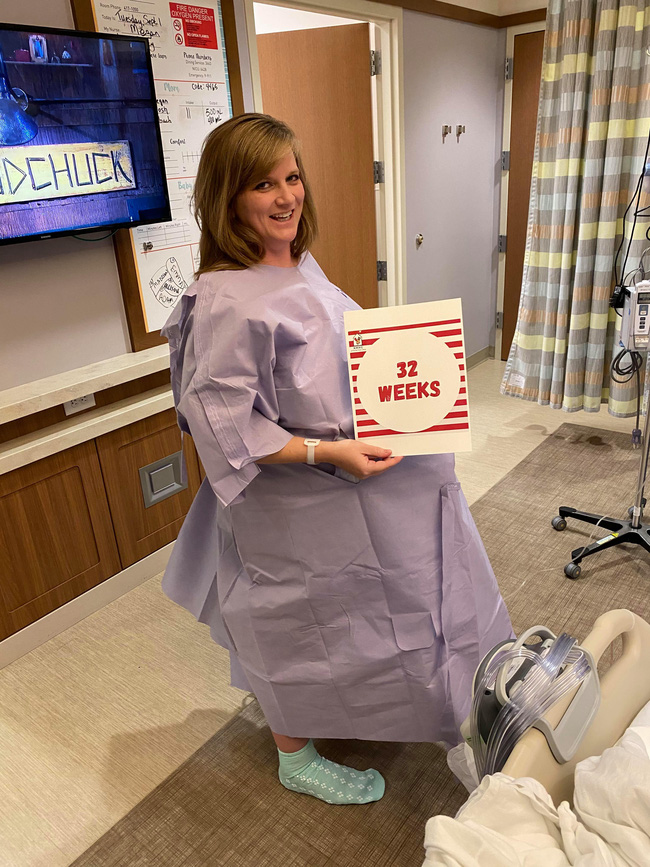 Siêu âm ở tuần thứ 6, bác sĩ thông báo một tin khiến bà mẹ run lẩy bẩy, sau đó ngồi khóc suốt 1 giờ đồng hồ-2