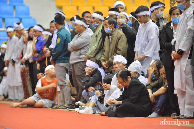 Tang lễ đẫm nước mắt của 22 quân nhân Sư đoàn 337 hy sinh do núi sạt lở, người thân và đồng đội khóc nghẹn trong đau đớn-22