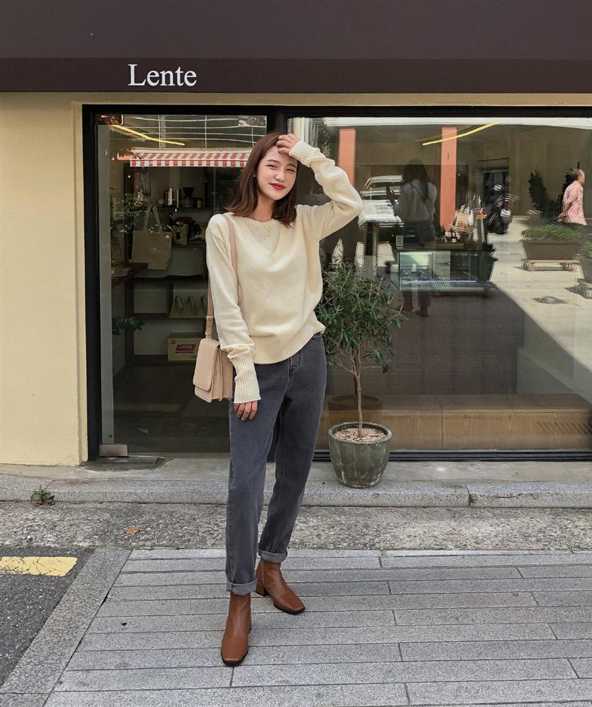 Công thức boots + quần với 3 chiêu nâng tầm 100% thời thượng, phục vụ chị em công sở trong mùa lạnh này-1
