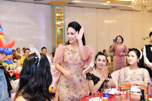 Doanh nhân Trần Thị An chia sẻ bí quyết kinh doanh trong chương trình Redseason-3