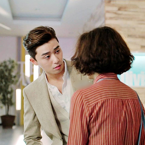 Dốc hết tháng lương mời đồng nghiệp đi quẩy sinh nhật nhưng 1h sáng về thì nghẹn ngào nhìn vợ-2