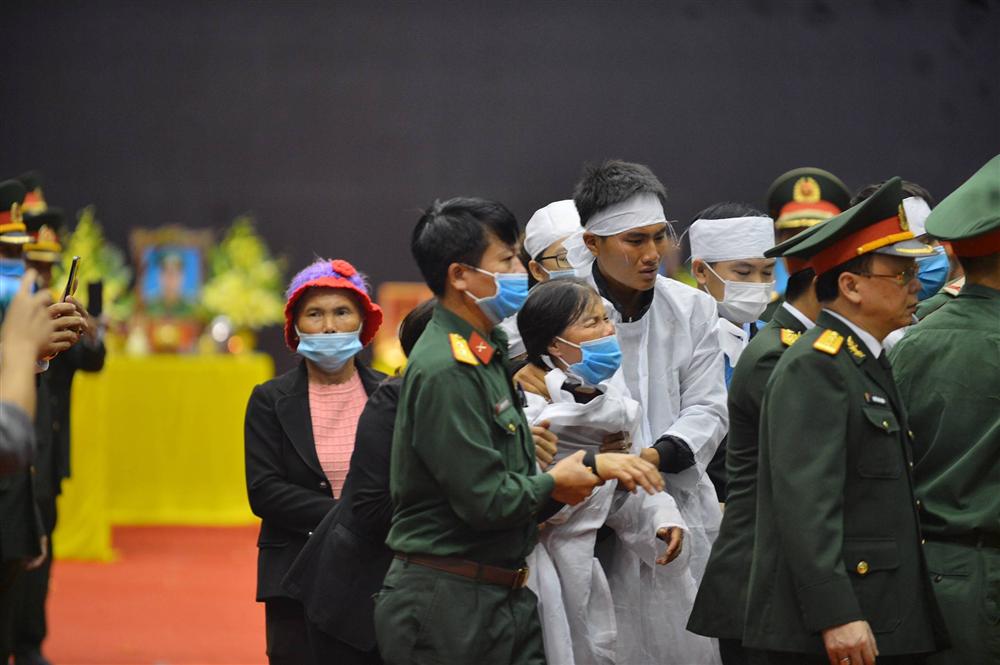 Lời chào tiễn biệt đầy bi tráng của nhà binh: Đồng đội ơi an nghỉ nhé, sứ mệnh người lính chúng tôi sẽ thay anh hoàn thành-5