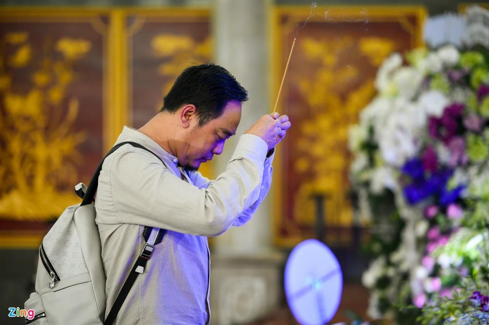 Việt Trinh, Giáng My khóc trong tang lễ NSND Lý Huỳnh-9