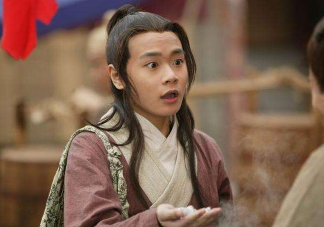 Quan huyện 9 tuổi đình đám một thời ra sao ở tuổi 32?-4