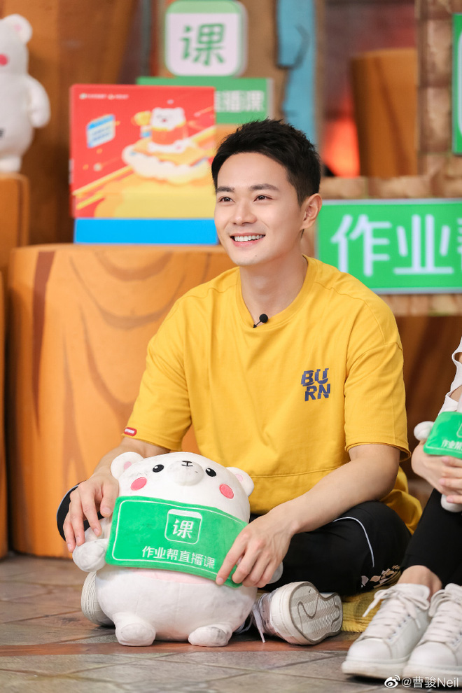 Quan huyện 9 tuổi đình đám một thời ra sao ở tuổi 32?-12