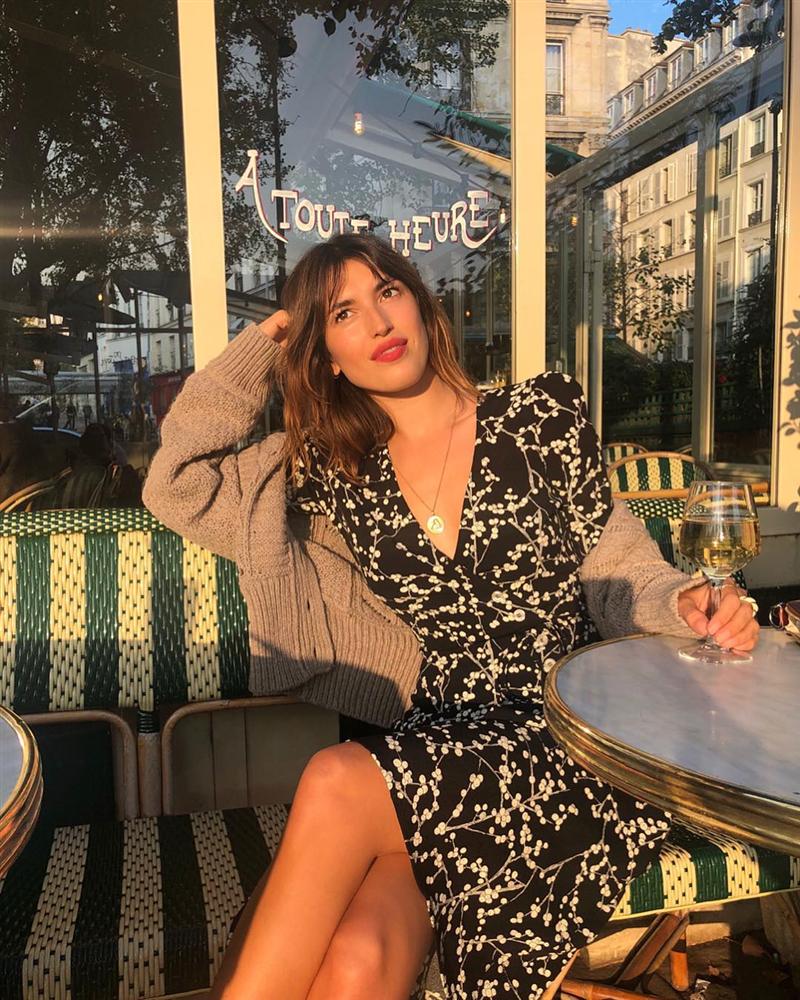 Cô nàng hé lộ bí mật về phong cách Pháp: Chúng tôi ăn mặc đại trà, diện đồ rộng hơn 1 size, và không cố để tỏ ra khác biệt-1