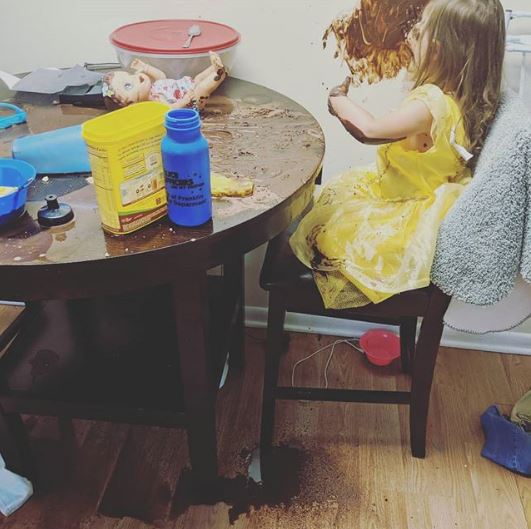 Chùm ảnh: Nhà có con nhỏ, vài phút im lặng của trẻ là nhà cửa tan hoang ngay lập tức-1