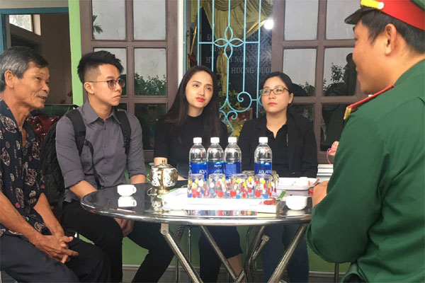 Hương Giang bị bóc phốt” phát ngôn mâu thuẫn, còn bị gọi là Hoa hậu đạo lý-8