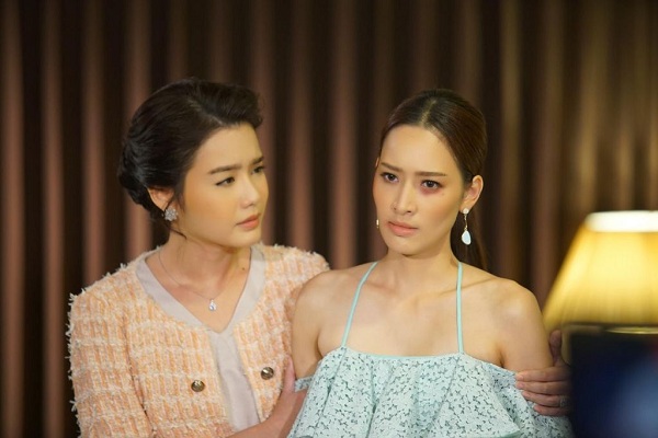 Nửa đêm đang ngủ bị chồng dựng dậy đánh tơi bời, tôi chạy sang cầu cứu chị dâu thì nhận được lời chát chúa-1