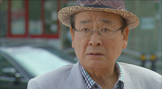 Chỉ 1 câu hỏi bất ngờ của bố chồng khi con dâu vừa sinh xong cũng đủ để nói lên cuộc sống ở nhà chồng của cô ấy thế nào-1