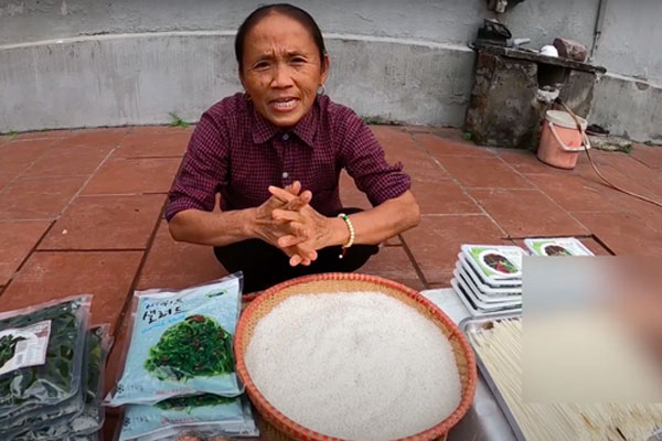 Nghi vấn Bà Tân Vlog tiếp tục cài cắm đàn cháu vào mâm để khen đồ ăn ngon, ai ngờ phút cuối bà lại được minh oan nhờ hình ảnh bất ngờ-8