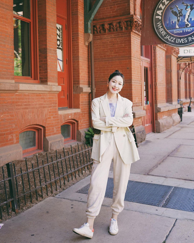 Chỉ với một kiểu blazer, nàng fashionista đã mix được cả chục set đồ xịn đẹp, thấy mà chẳng muốn shopping nhiều cho phí tiền-4