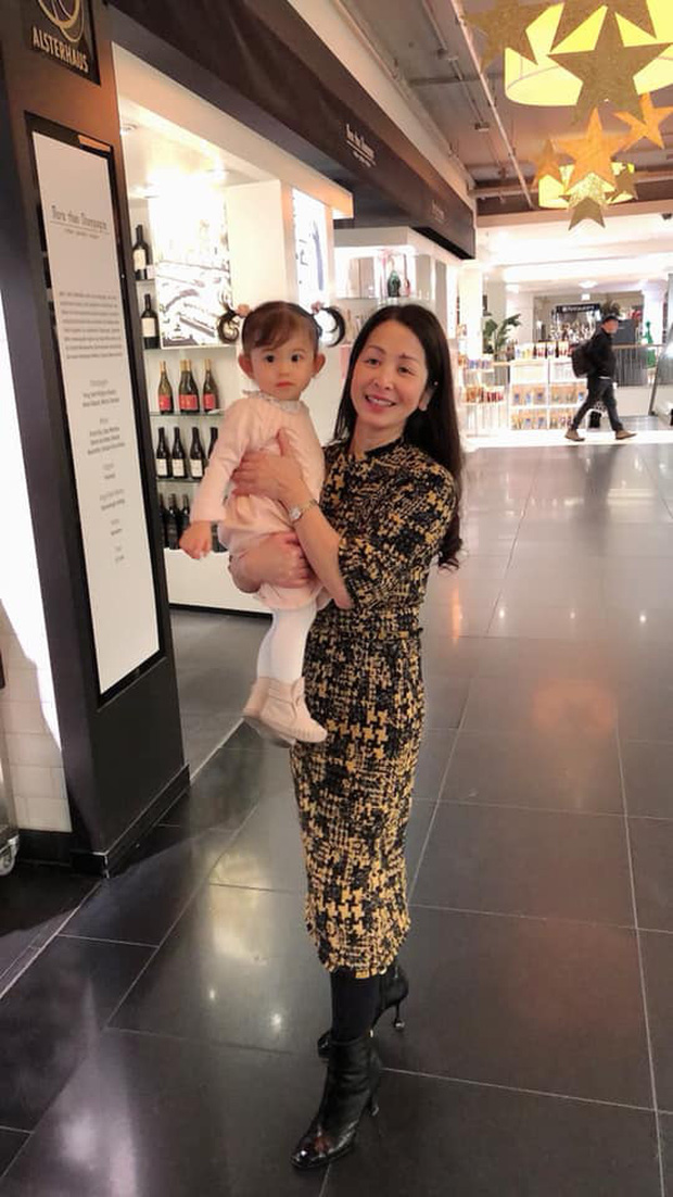 Cuộc sống Mai Hồ sau 2 năm định cư nước ngoài: Được ông xã kém tuổi cưng chiều, mối quan hệ với bố mẹ chồng gây chú ý-5