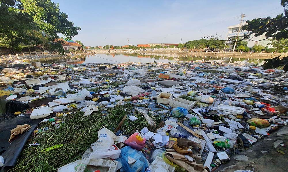 Nước rút lộ cảnh tan hoang, tiểu thương khóc ròng gia sản tiêu tan theo lũ-11