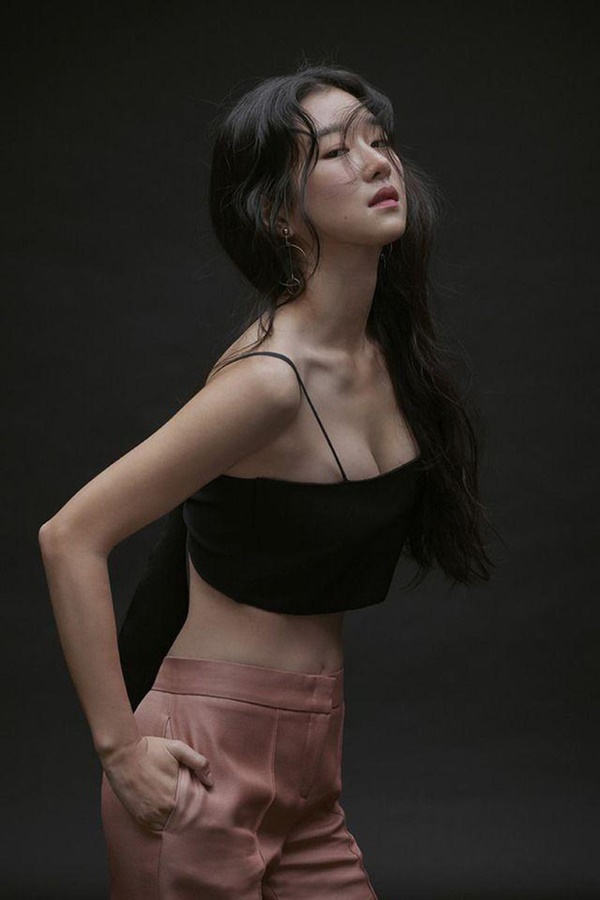 Nghẹt thở vì vòng 1 căng tràn của Seo Ye Ji: Diện đồ hở sexy bức thở, mặc đồ kín vẫn nóng bỏng bức người-10