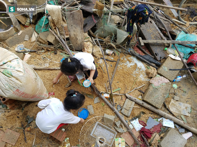 Tường trình từ vùng rốn lũ Lệ Thủy: Nhà sập, tay trắng, không còn nước mắt để khóc-15