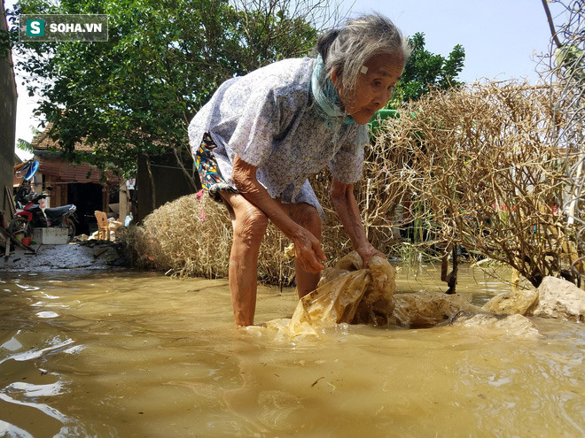 Tường trình từ vùng rốn lũ Lệ Thủy: Nhà sập, tay trắng, không còn nước mắt để khóc-18