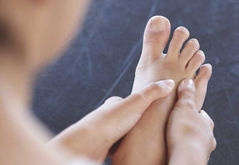 Bỗng dưng thấy bàn chân thay đổi theo 3 cách này, coi chừng bệnh ung thư đang phát triển trong cơ thể, cần lập tức đi khám-2