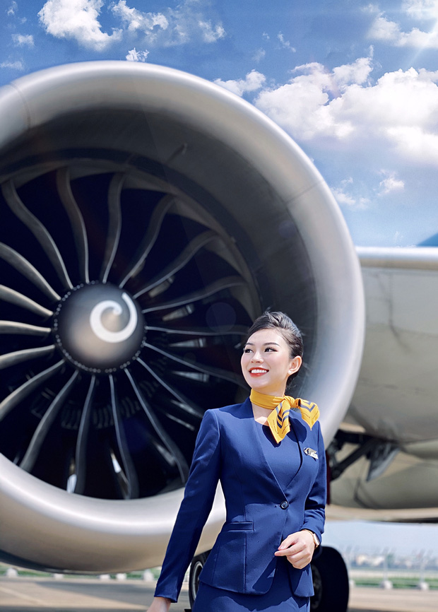 Tiếp viên hàng không kể chuyện yêu anh cơ phó nhờ Facebook, hé lộ mức lương xứng đáng với công việc trong mơ-3