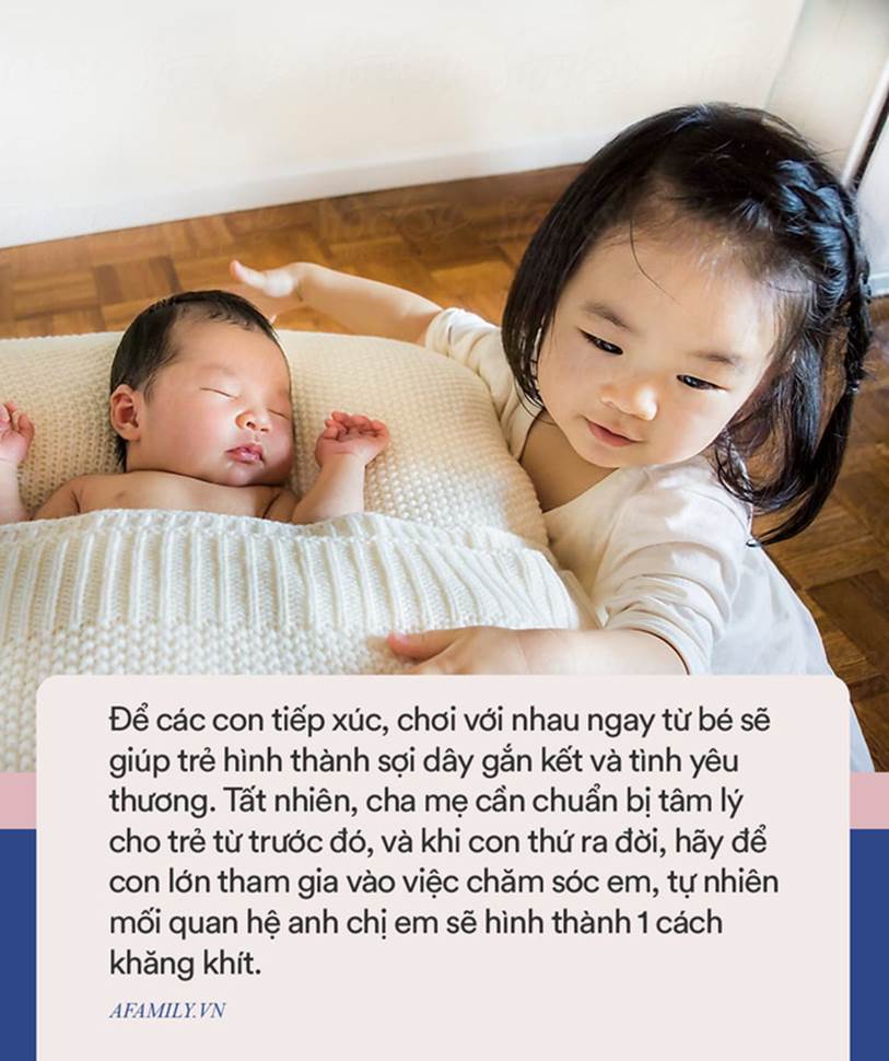 Mỗi ngày đi làm về lại thấy con nằm ngủ 1 chỗ khác nhau, biết lí do bà mẹ cười bể bụng-5