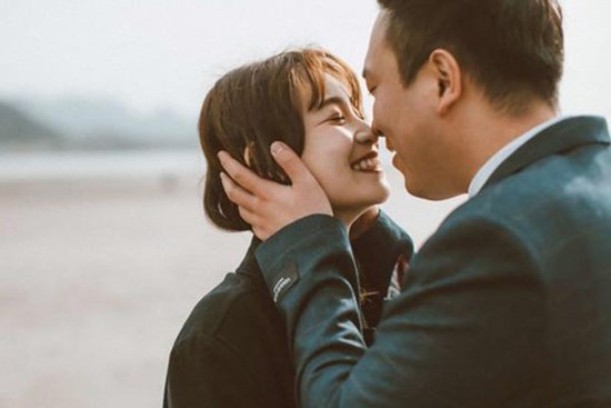 Người đàn ông hôn phụ nữ ở ba nơi này chắc hẳn đã khiến phụ nữ cảm động chân thành, không thể sai được!