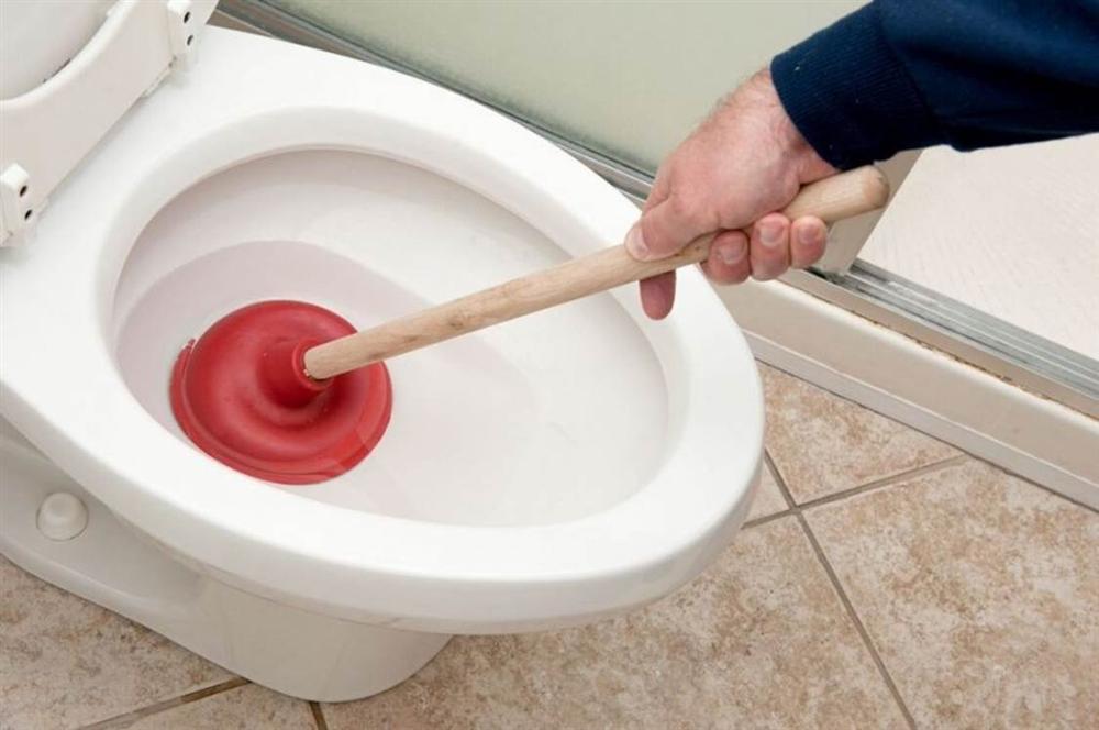 Dọn dẹp thường xuyên nhưng cứ phạm 9 sai lầm này không chỉ gây hại đồ vật mà còn ảnh hưởng sức khoẻ-4