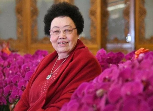 Chuyện tình của Đường Tăng Trì Trọng Thụy: Được bà xã đại gia theo đuổi, bị đàm tiếu vì kết hôn với người vợ 50 tuổi-1