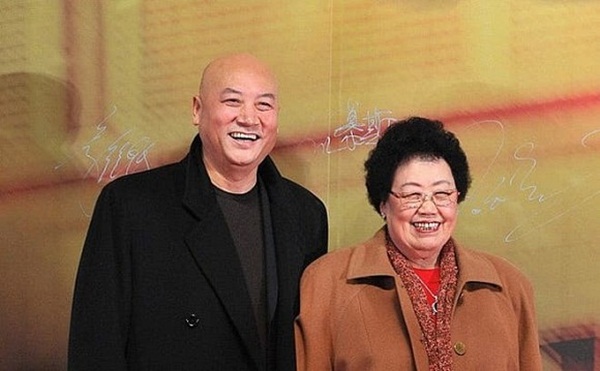 Chuyện tình của Đường Tăng Trì Trọng Thụy: Được bà xã đại gia theo đuổi, bị đàm tiếu vì kết hôn với người vợ 50 tuổi-3