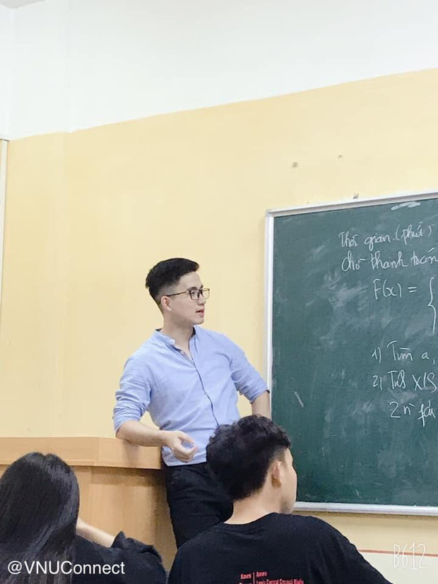 Thầy giáo soái ca bị sinh viên tung loạt ảnh chụp lén đẹp muốn xỉu lên mạng-1