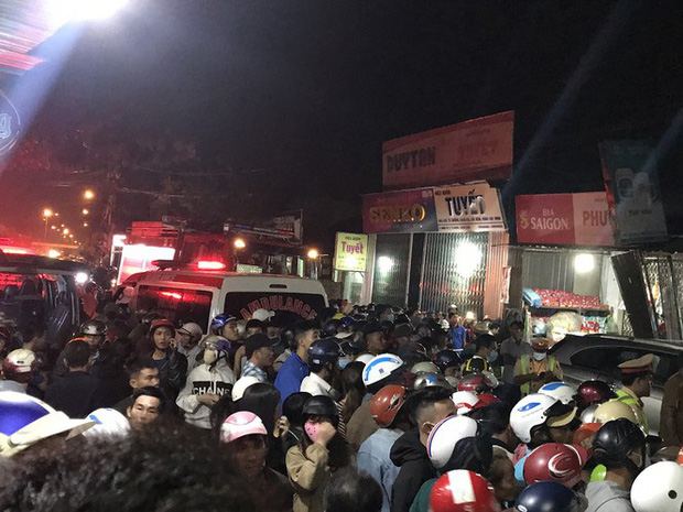 Hiện trường vụ xe điên tông vào nhà dân ở Quảng Ngãi, làm nhiều người chết-10