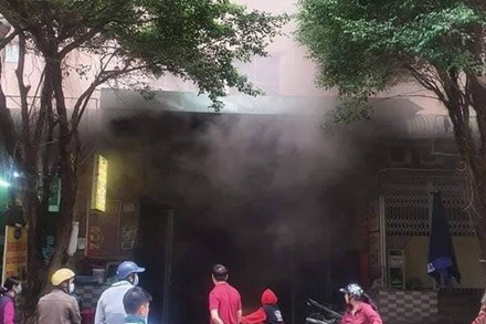 Hà Nội: Cháy tầng hầm để xe chung cư Đại Thanh, hàng trăm cư dân nháo nhác