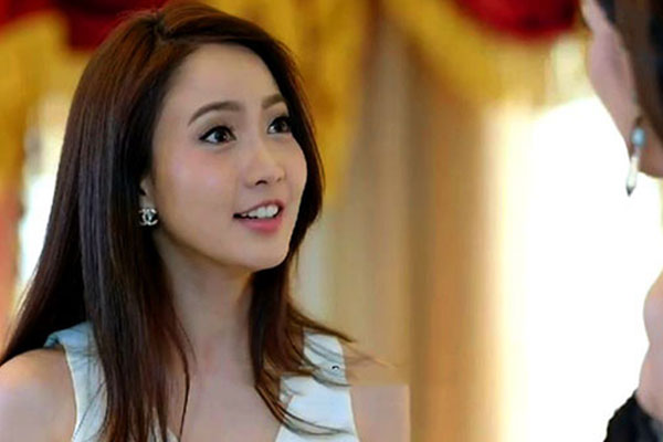 Xuất hiện giữa bữa ăn trưa và đòn ghen khiến chồng cắt đứt với tiểu tam-1